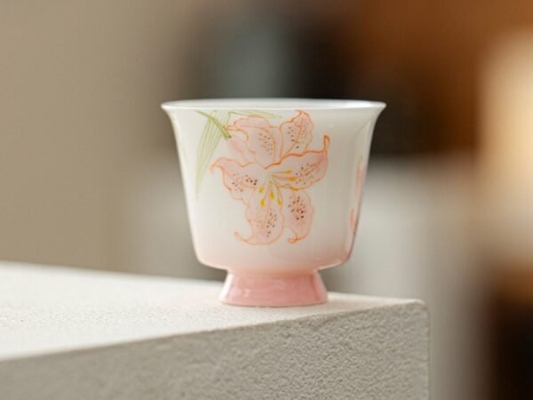 主图-2 Blush-Lily-Mirror-Clarity-Cup