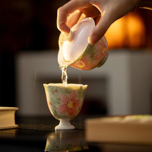 Apricot Lucky Gaiwan - Hand-Painted Lidded Tea Bowl