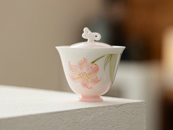 详情-2 Blush-Lily-Butterfly-Gaiwan