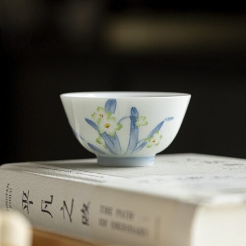 水仙 Hand-Painted White Porcelain Teacup – Twelve Flower Goddesses Collection